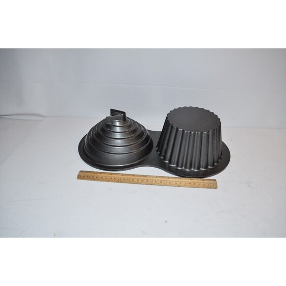 WILTON Large 3D Cupcake Pan Non-Stick Mold Jumbo Baking Cake Pan - Picture 2 of 10